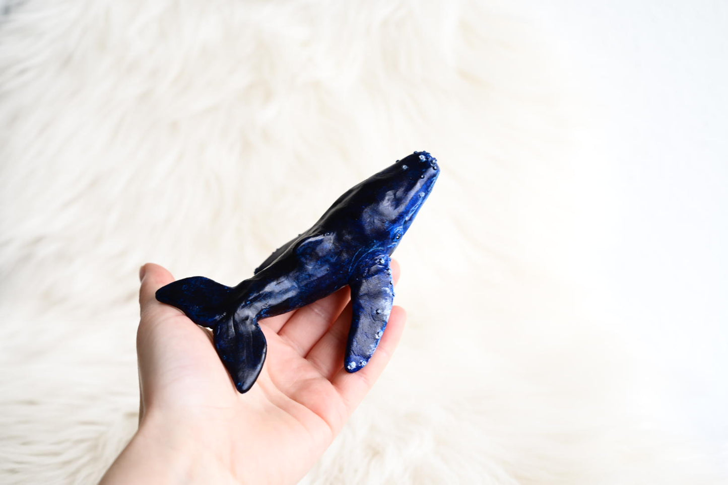 Handgefertigter Blauwal aus Polymer Clay