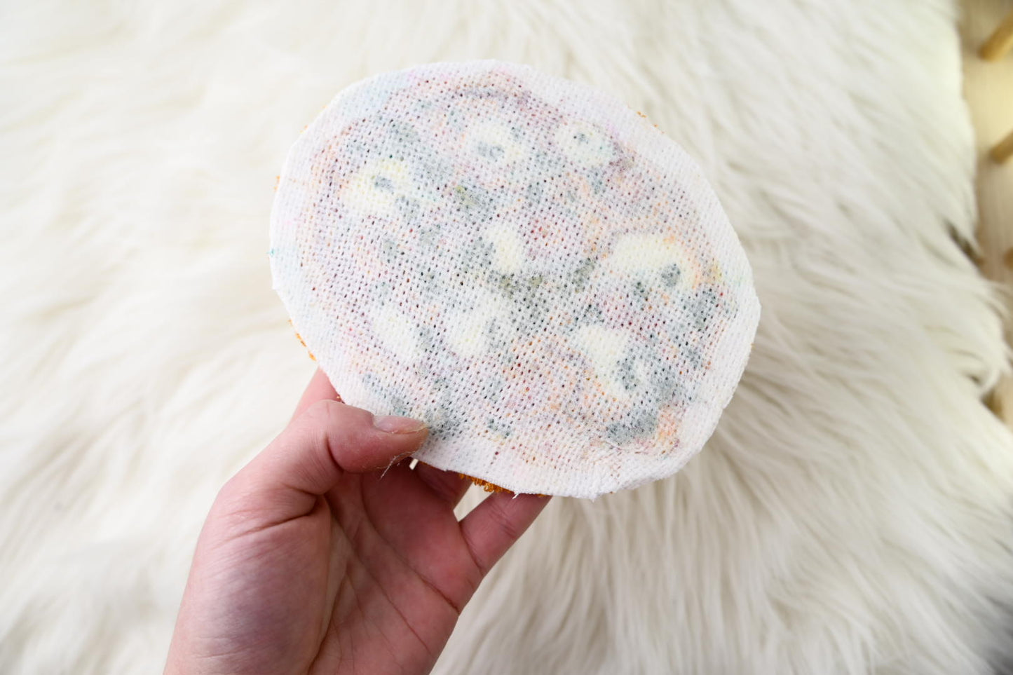 Handgemachter Mug Rug "Pizza" – Punch Needle Tassenuntersetzer (ca. 14 cm)