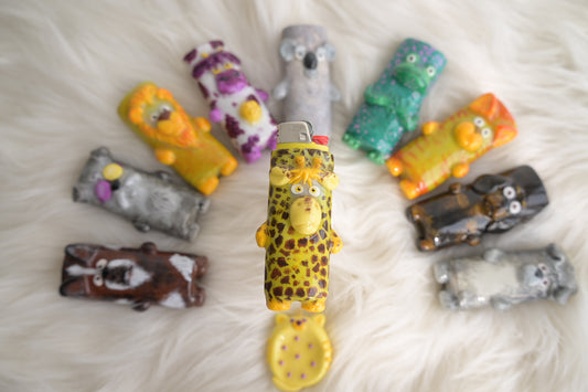 Handgemachte Feuerzeughülle Hund aus Polymer Clay