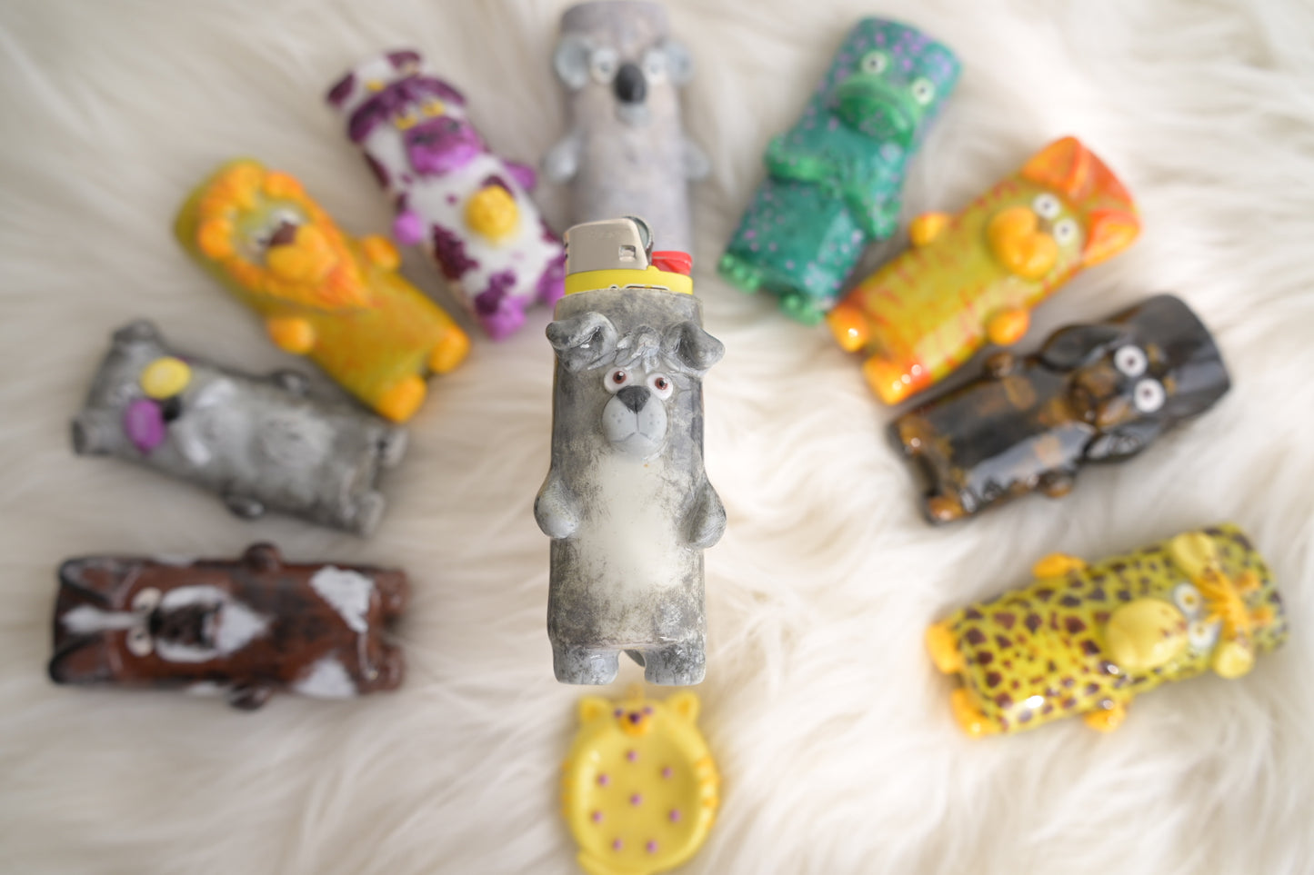 Handgemachte Feuerzeughülle Hund aus Polymer Clay